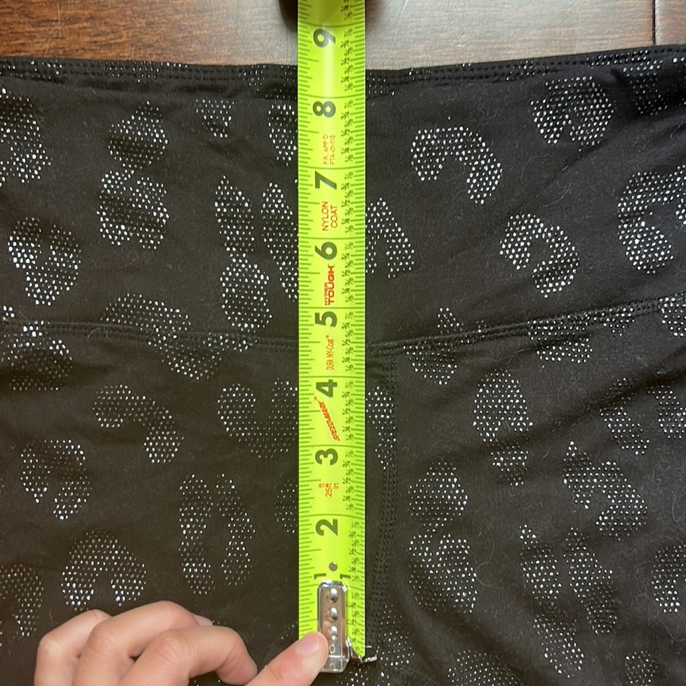 Black Glittery Cheetah Print Mid Length Stretchy Shorts Women’s Medium - Picture 7 of 11